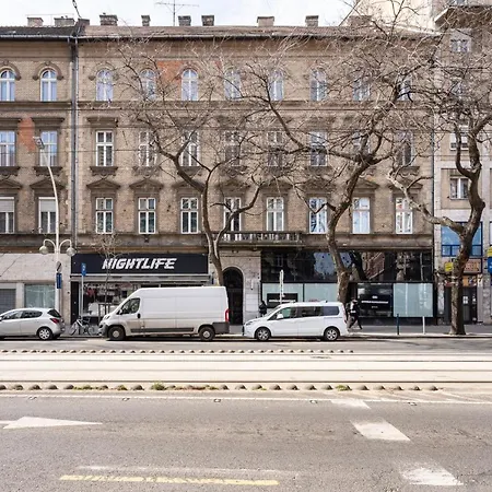 Setting Sun Apartment *