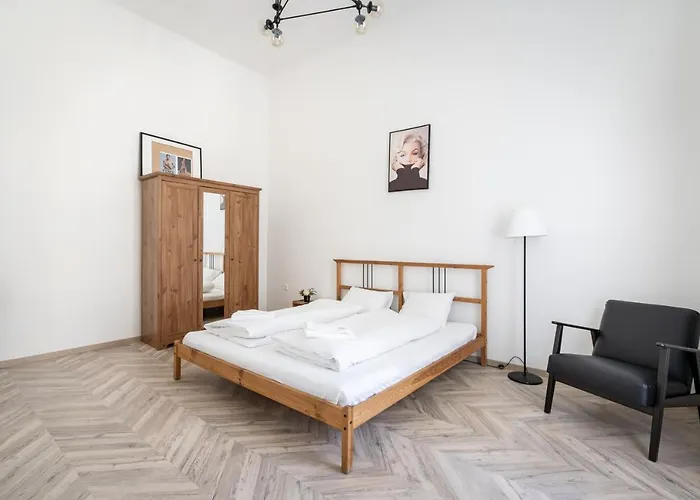 Setting Sun Apartment