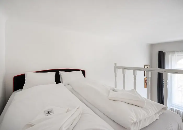 Setting Sun Apartment