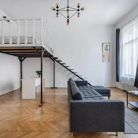 Setting Sun Budapest