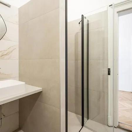 Setting Sun Budapest